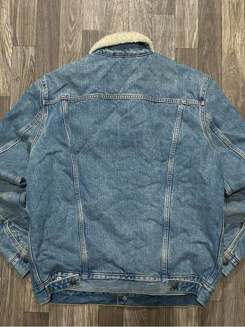 Levi’s Sherpa Jean Jacket - Picture 2 of 6